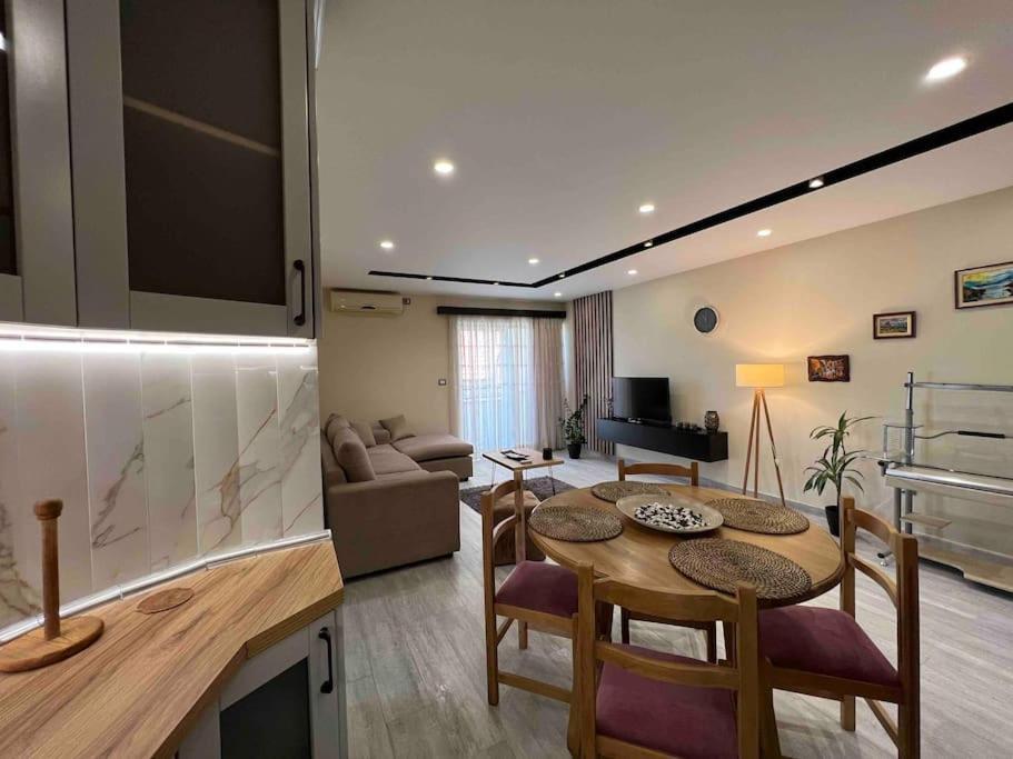 Great Apartament Near Lake & Blloku Area Tiranë Ngoại thất bức ảnh