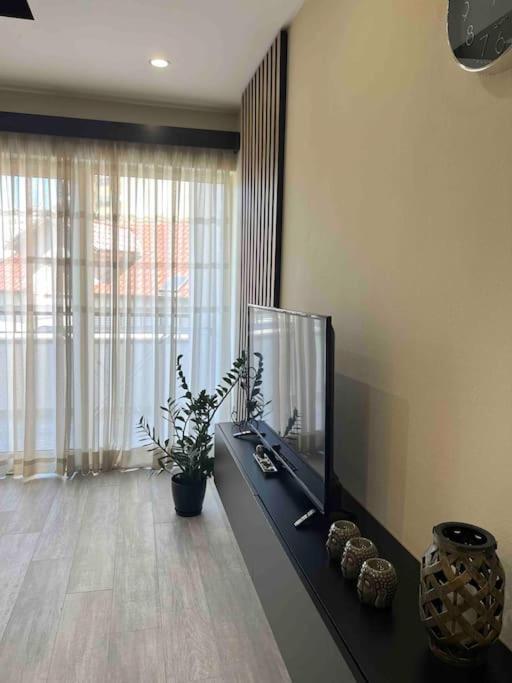 Great Apartament Near Lake & Blloku Area Tiranë Ngoại thất bức ảnh